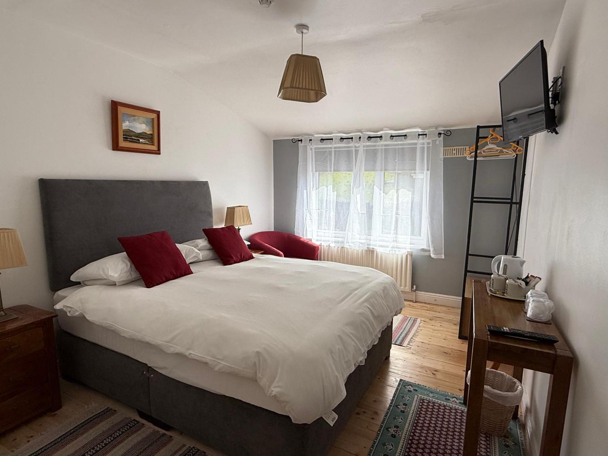 The Old Anchor B&B Annascaul Экстерьер фото