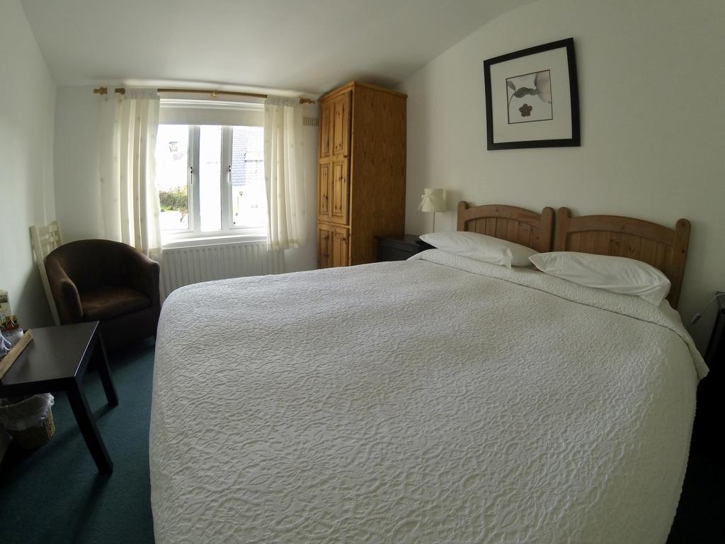 The Old Anchor B&B Annascaul Экстерьер фото