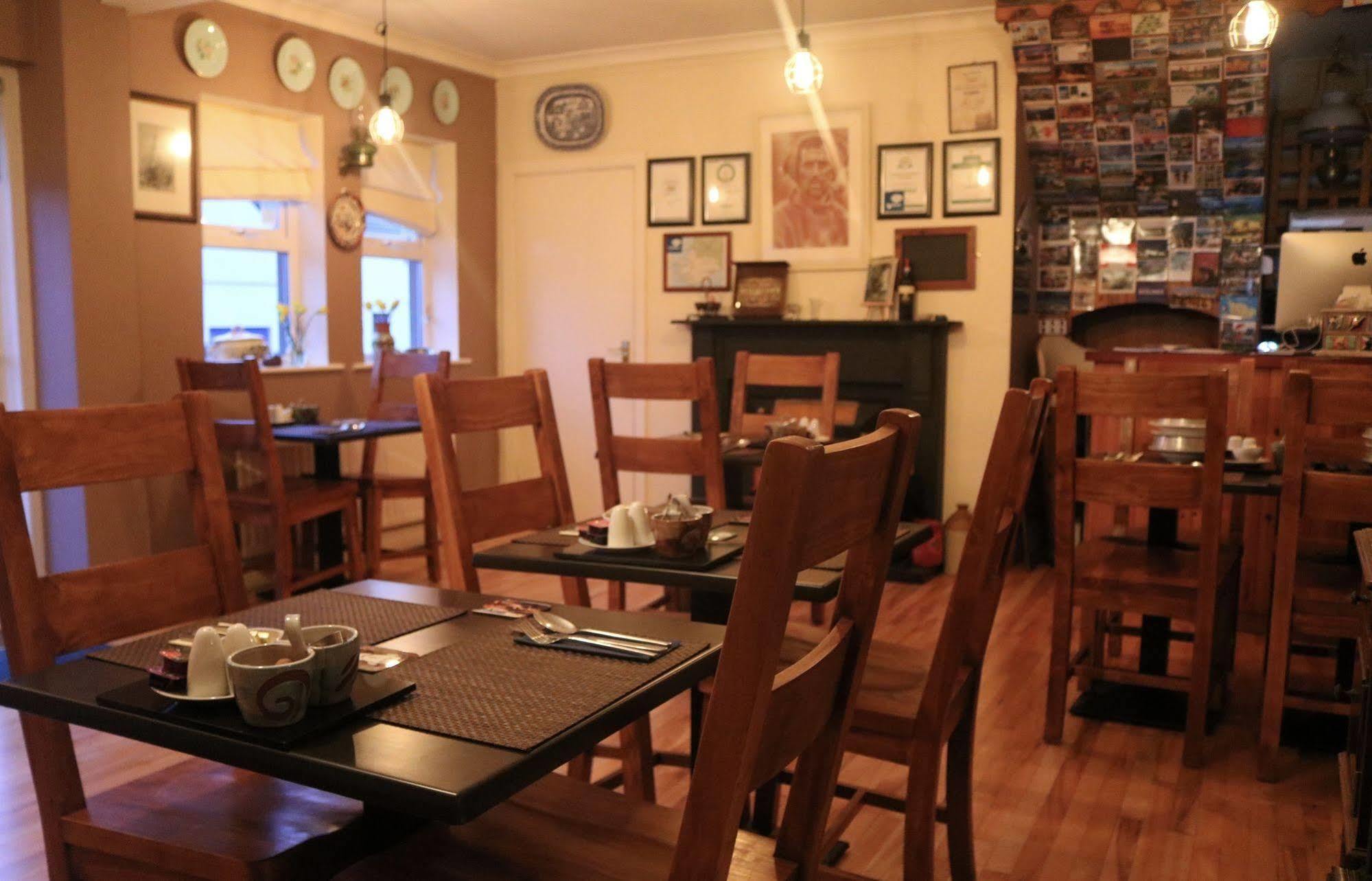 The Old Anchor B&B Annascaul Экстерьер фото